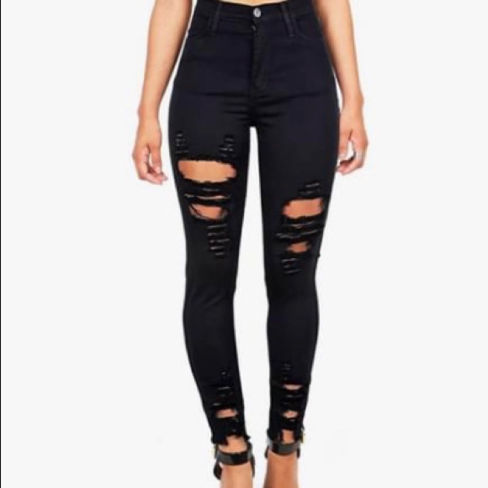 Vibrant Distressed  Black Jeans